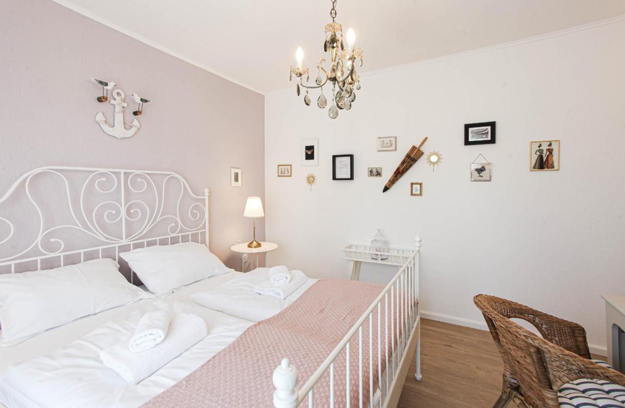 Sherlock'S Holidays Boutique Rooms Portorož Exteriör bild