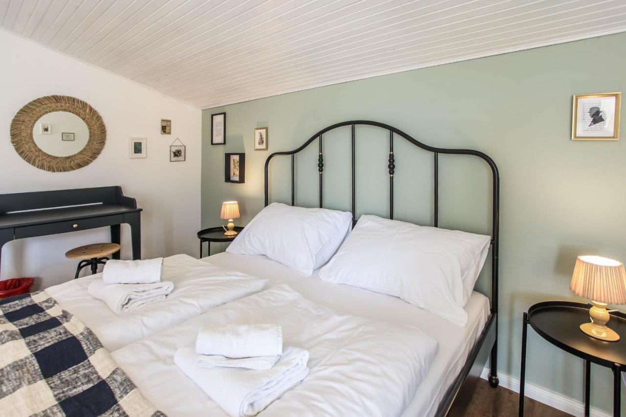 Sherlock'S Holidays Boutique Rooms Portorož Exteriör bild